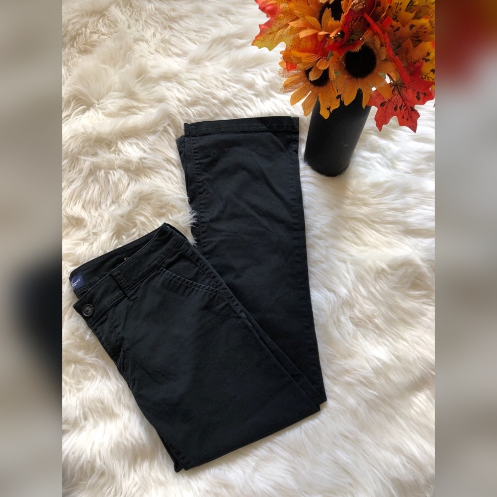 WOMENS AMERICAN EAGLE KHAKI SLACKS